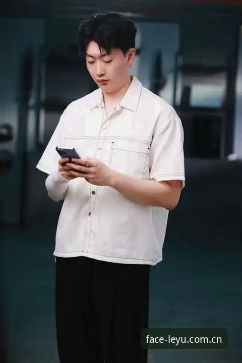 马宁世界杯执裁前对话管泽元：一场关于裁判职业化的深度分析——从乐鱼体育平台看足球裁判的生存法则